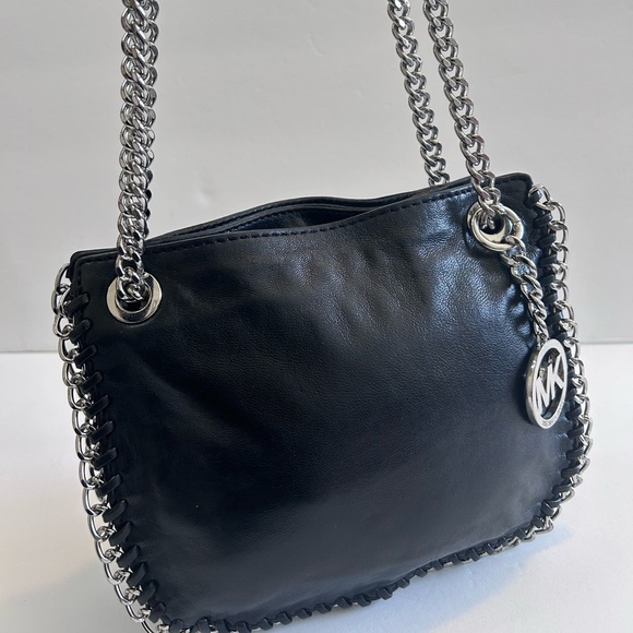 Michael Kors Chelsea Small Crossbody Bag Leather Chain Strap EUC - Picture 3 of 17